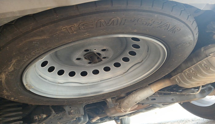 2023 Mahindra XUV700 AX 7 LUXURY P AT 7 STR, Petrol, Automatic, 39,038 km, tyre
