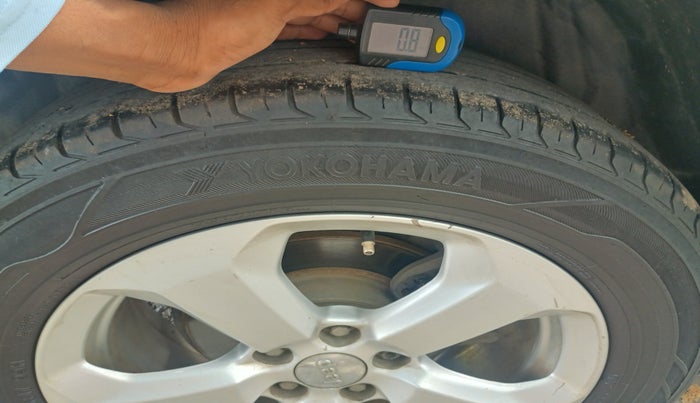 2019 Jeep Compass LONGITUDE (O) 2.0 DIESEL, Diesel, Manual, 1,22,945 km, tyre