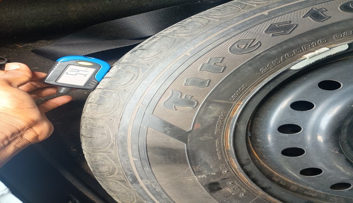 2019 Jeep Compass LONGITUDE (O) 2.0 DIESEL, Diesel, Manual, 1,22,945 km, tyre