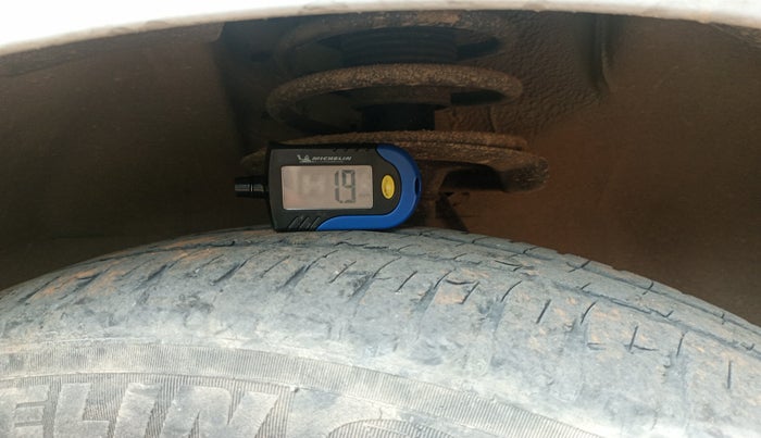 2010 Maruti Ritz LXI, Petrol, Manual, 4,900 km, tyre