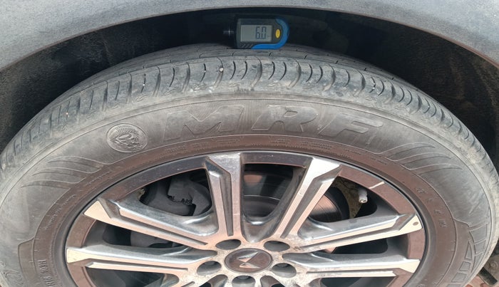 2021 Mahindra XUV700 AX 7 P AT 7 STR, Petrol, Automatic, 34,963 km, tyre