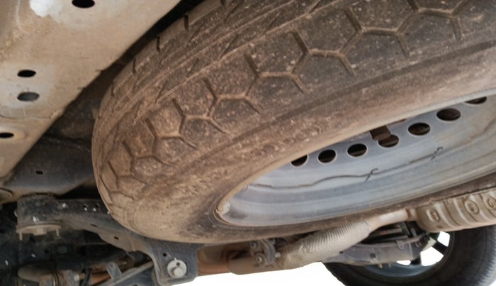 2021 Mahindra XUV700 AX 7 P AT 7 STR, Petrol, Automatic, 34,963 km, tyre