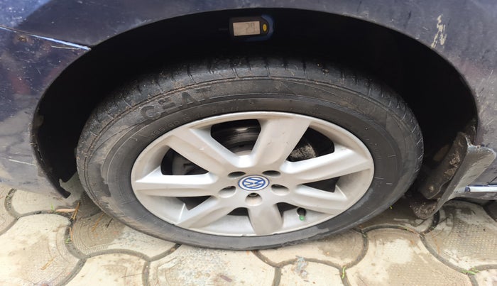 2013 Volkswagen Vento COMFORTLINE DIESEL 1.6, Diesel, Manual, 55,497 km, tyre