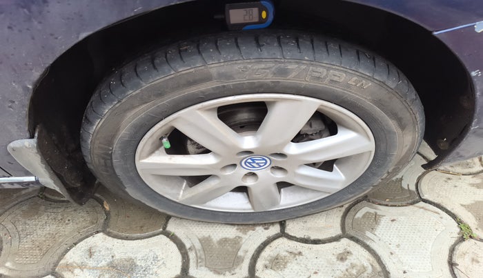 2013 Volkswagen Vento COMFORTLINE DIESEL 1.6, Diesel, Manual, 55,497 km, tyre