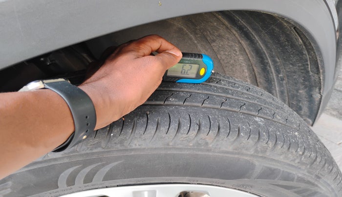 2023 KIA SONET HTK PLUS 1.2, Petrol, Manual, 11,783 km, tyre