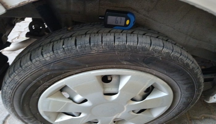 2017 Maruti Wagon R 1.0 LXI CNG, Petrol, Manual, 1,11,233 km, tyre