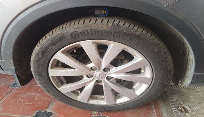 2023 MG ASTOR SMART 1.5 MT, Petrol, Manual, 16,938 km, tyre