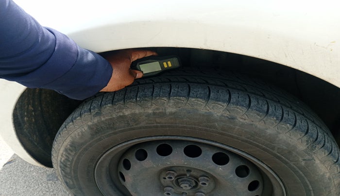 2014 Fiat Grand Punto Active Multijet 1.3, Diesel, Manual, 1,85,959 km, tyre