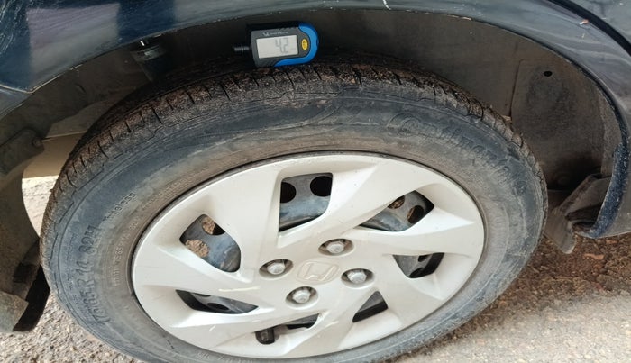 2013 Honda Amaze 1.5L I-DTEC S, Diesel, Manual, 1,28,200 km, tyre