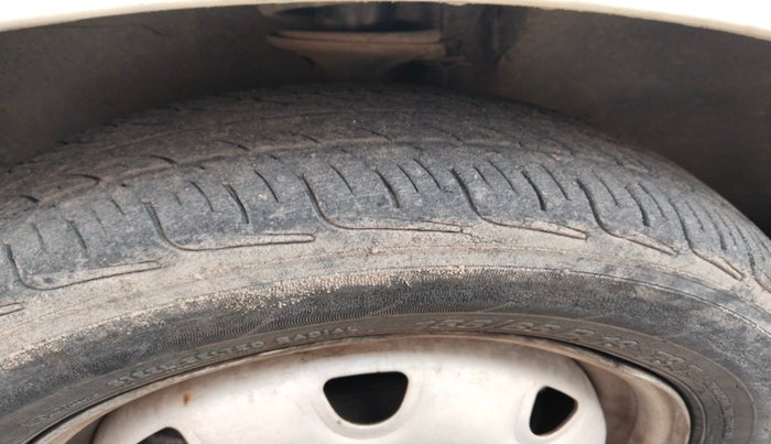 2010 Maruti Zen Estilo LXI, Petrol, Manual, 88,126 km, tyre