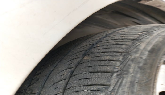 2010 Maruti Zen Estilo LXI, Petrol, Manual, 88,126 km, tyre