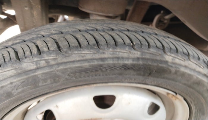 2010 Maruti Zen Estilo LXI, Petrol, Manual, 88,126 km, tyre