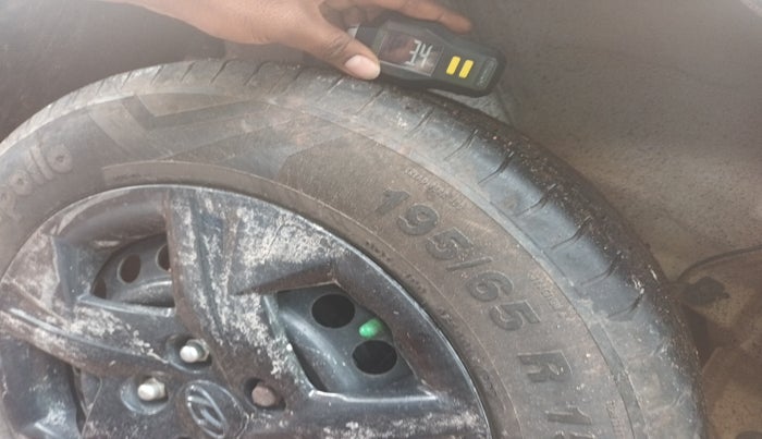 2022 Hyundai VENUE S+ 1.2, Petrol, Manual, 19,200 km, tyre