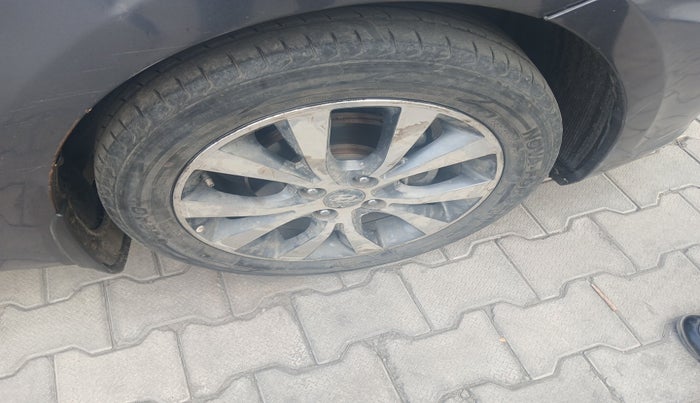 2013 Hyundai Verna FLUIDIC 1.6 CRDI SX, Diesel, Manual, 1,08,018 km, tyre