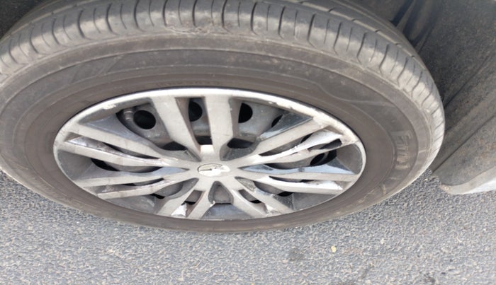 2012 Toyota Etios Liva G, Petrol, Manual, 85,561 km, tyre