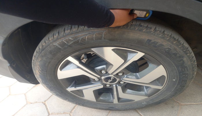 2023 KIA SONET HTX 1.5 AT, Diesel, Automatic, 24,370 km, tyre