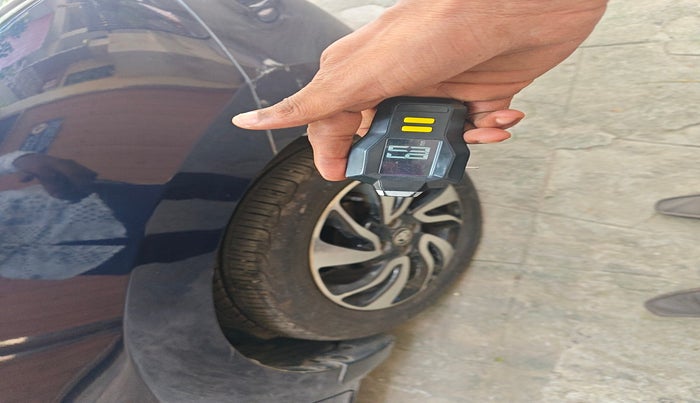 2019 Toyota Glanza G, Petrol, Manual, 74,698 km, tyre