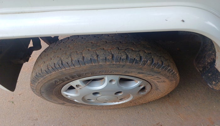 2017 Mahindra Bolero POWER PLUS ZLX, Diesel, Manual, 1,06,048 km, tyre