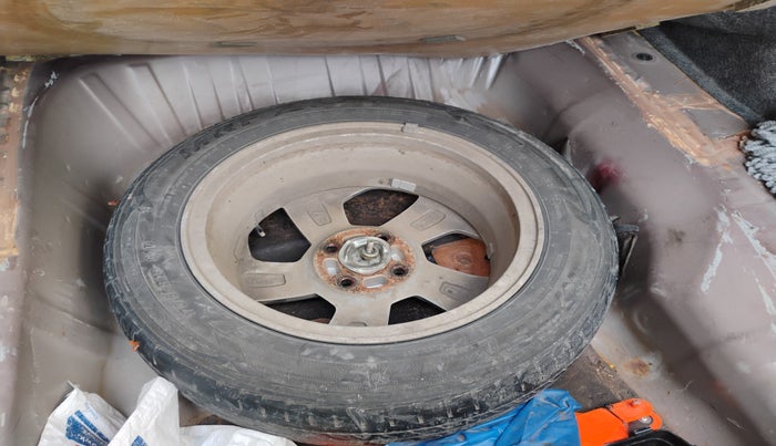 2015 Honda City 1.5L I-DTEC V, Diesel, Manual, 1,51,143 km, tyre