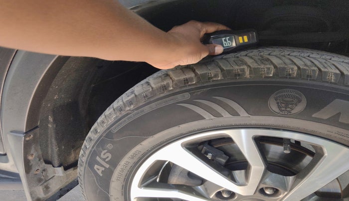 2023 Mahindra SCORPIO-N Z8 L DIESEL AT 2WD 7 STR, Diesel, Automatic, 33,074 km, tyre