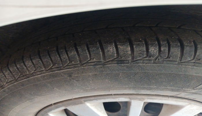 2013 Hyundai i10 SPORTZ 1.2, Petrol, Manual, 17,539 km, tyre