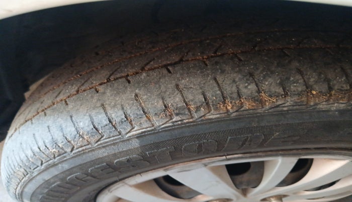 2013 Hyundai i10 SPORTZ 1.2, Petrol, Manual, 17,539 km, tyre