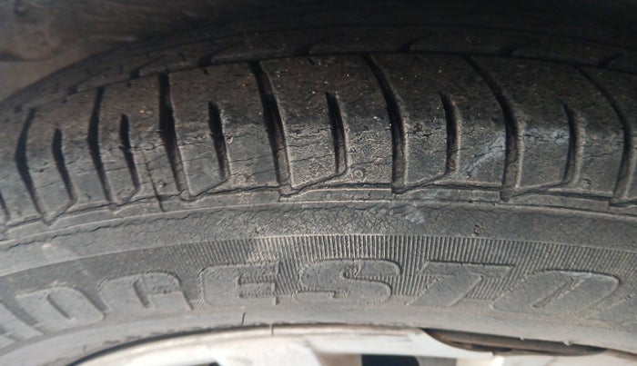 2013 Hyundai i10 SPORTZ 1.2, Petrol, Manual, 17,539 km, tyre