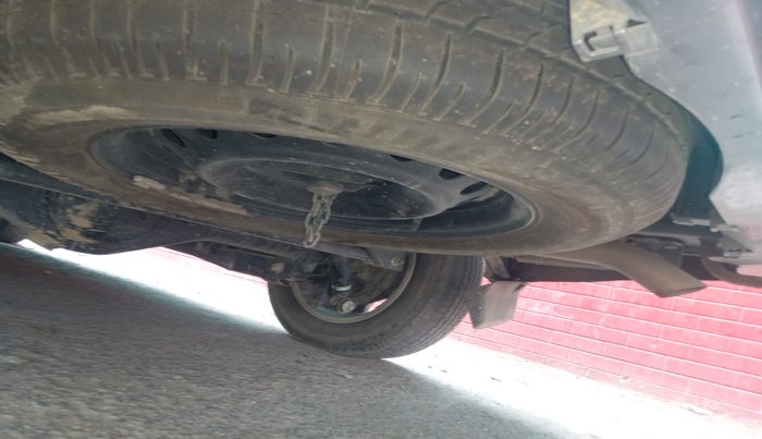 2022 Toyota Innova Crysta 2.4 GX 8 STR, Diesel, Manual, 35,877 km, tyre