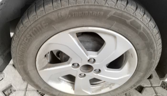 2014 Honda City 1.5L I-VTEC SV, Petrol, Manual, 1,55,210 km, tyre