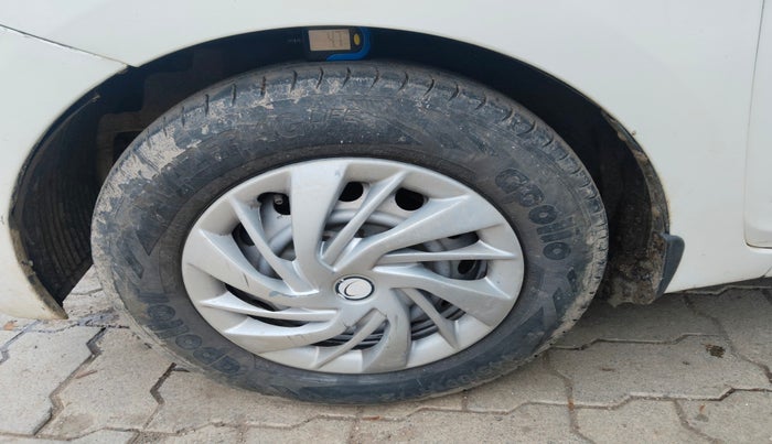 2015 Hyundai Eon ERA +, Petrol, Manual, 73,630 km, tyre