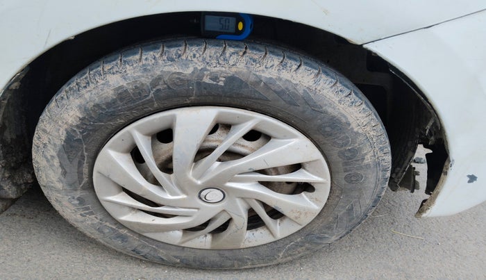2015 Hyundai Eon ERA +, Petrol, Manual, 73,630 km, tyre