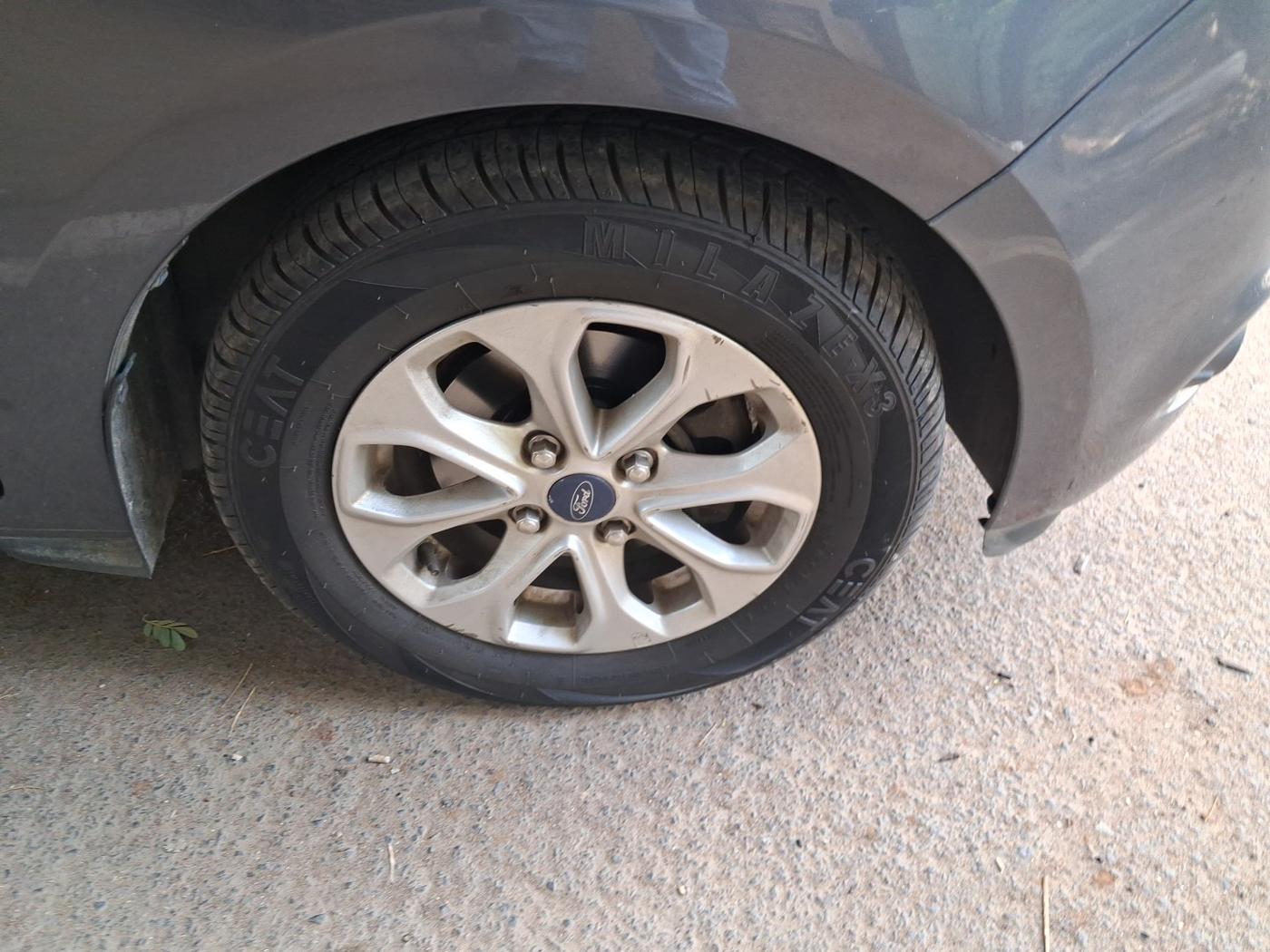 2017 Ford Figo Aspire TITANIUM 1.5 PETROL, Petrol, Manual, 49,000 km, tyre