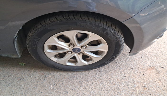 2017 Ford Figo Aspire TITANIUM 1.5 PETROL, Petrol, Manual, 49,000 km, tyre