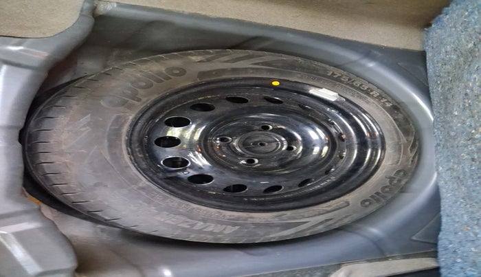 2017 Ford Figo Aspire TITANIUM 1.5 PETROL, Petrol, Manual, 49,000 km, tyre