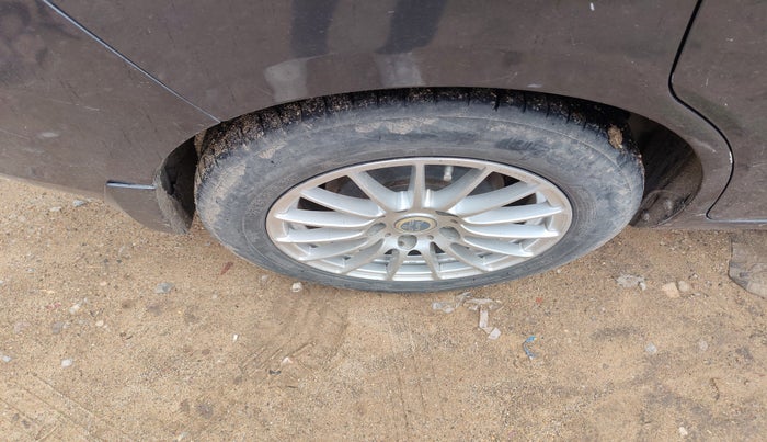2012 Maruti Ertiga ZDI, Diesel, Manual, 92,340 km, tyre