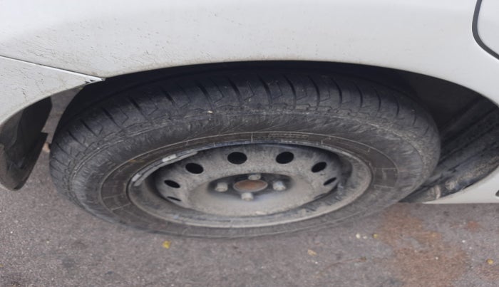 2024 Maruti Dzire VXi, Petrol, Manual, 22,693 km, tyre