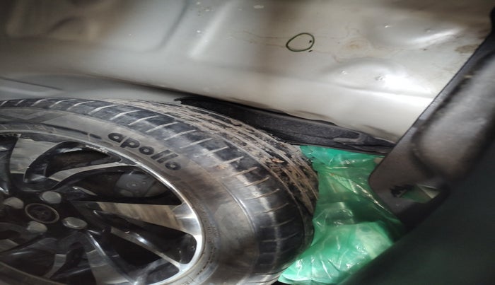 2019 Toyota Glanza G, Petrol, Manual, 69,950 km, tyre