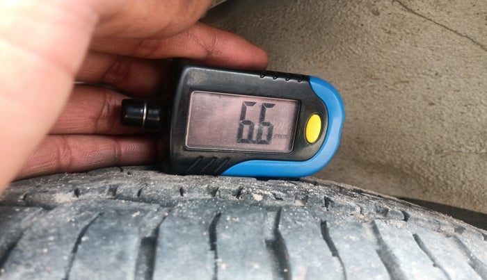 2023 Maruti Eeco 7 STR STD 1.2, Petrol, Manual, 4,451 km, tyre