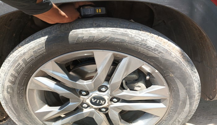 2020 KIA SELTOS HTX 1.5 PETROL, Petrol, Manual, 1,01,260 km, tyre