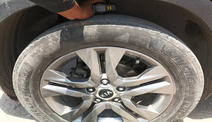 2020 KIA SELTOS HTX 1.5 PETROL, Petrol, Manual, 1,01,260 km, tyre