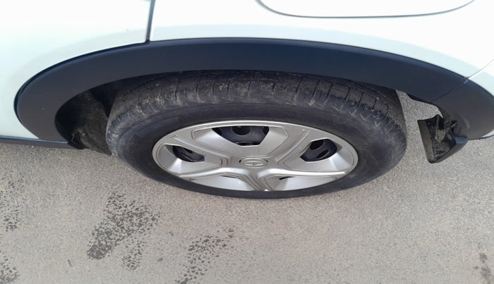 2021 Tata NEXON XM SUNROOF PETROL, Petrol, Manual, 57,765 km, tyre