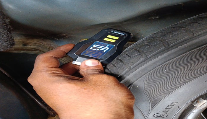 2014 Nissan Micra Active XV, Petrol, Manual, 31,274 km, tyre