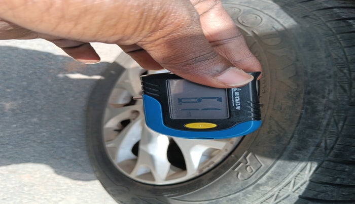 2013 Ford Figo TITANIUM 1.2 PETROL, Petrol, Manual, 34,392 km, tyre