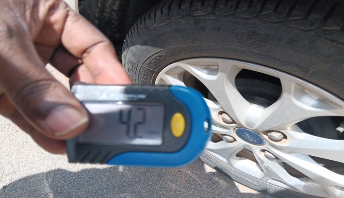 2013 Ford Figo TITANIUM 1.2 PETROL, Petrol, Manual, 34,392 km, tyre