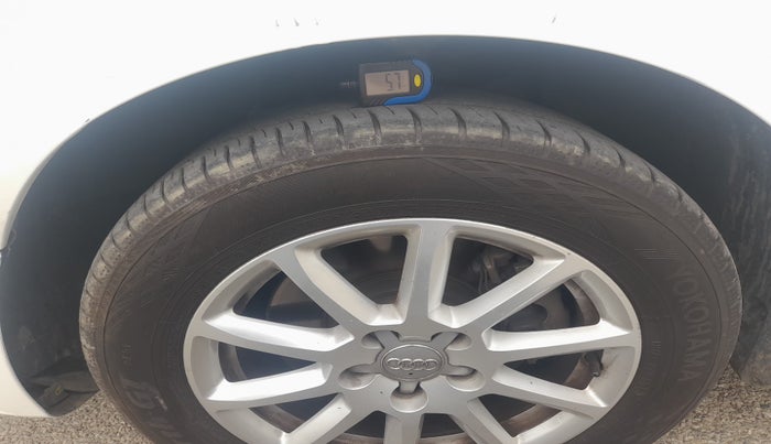 2015 Audi A4 35 TDI Multitronic, Diesel, Automatic, 1,11,401 km, tyre