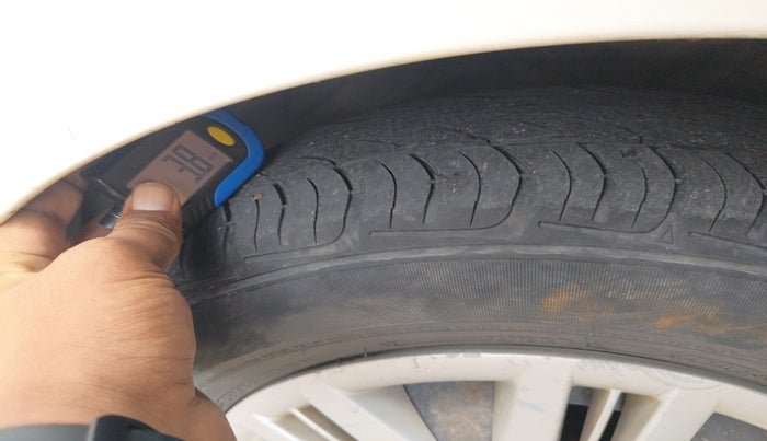 2010 Hyundai Santro Xing GLS, Petrol, Manual, 64,956 km, tyre