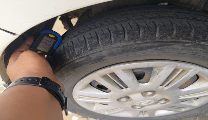 2010 Hyundai Santro Xing GLS, Petrol, Manual, 64,956 km, tyre