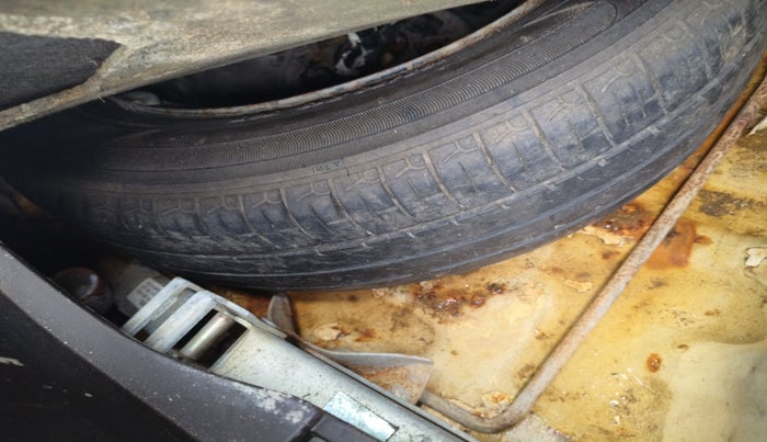 2010 Hyundai Santro Xing GLS, Petrol, Manual, 64,956 km, tyre