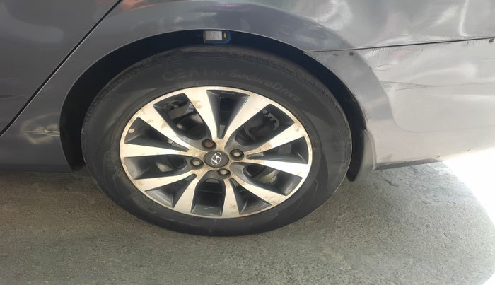 2014 Hyundai Verna FLUIDIC 1.6 CRDI SX, Diesel, Manual, 91,010 km, tyre
