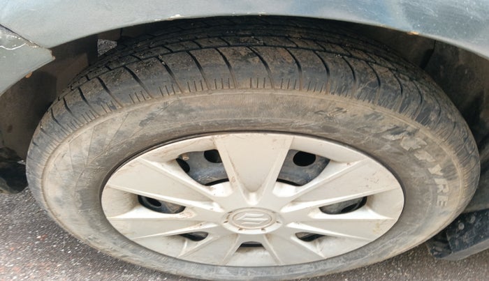 2010 Maruti SX4 VXI, Petrol, Manual, 1,24,000 km, tyre